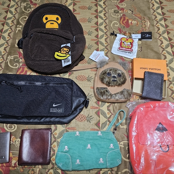 BRAND New Toiletries and other misc crossvody Bape etc - Picture 7 of 9